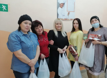 За семьями из малых городов Челябинской области, попавшими в трудную жизненную ситуацию, закрепят равного консультанта и психолога